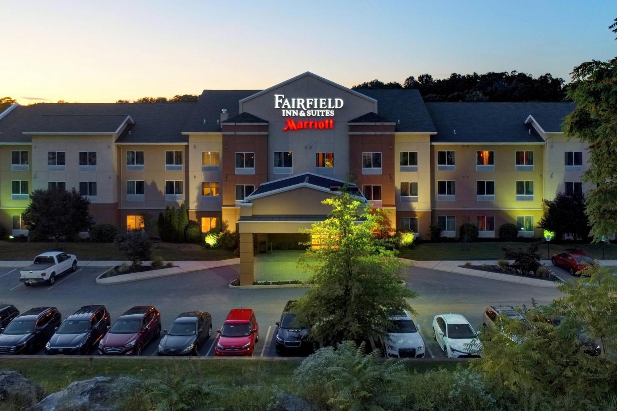 Fairfield Inn & Suites By Marriott Harrisburg West/Ню Къмбърланд Екстериор снимка