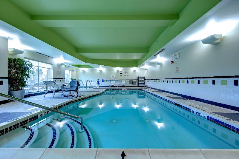 Fairfield Inn & Suites By Marriott Harrisburg West/Ню Къмбърланд Екстериор снимка