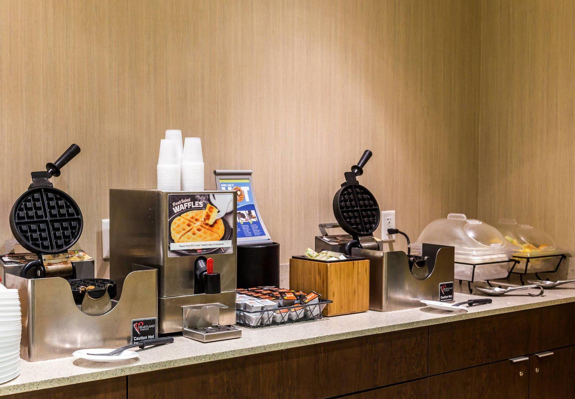 Fairfield Inn & Suites By Marriott Harrisburg West/Ню Къмбърланд Екстериор снимка