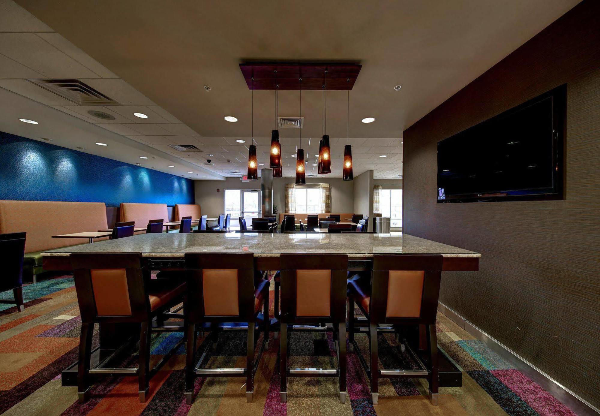 Fairfield Inn & Suites By Marriott Harrisburg West/Ню Къмбърланд Екстериор снимка