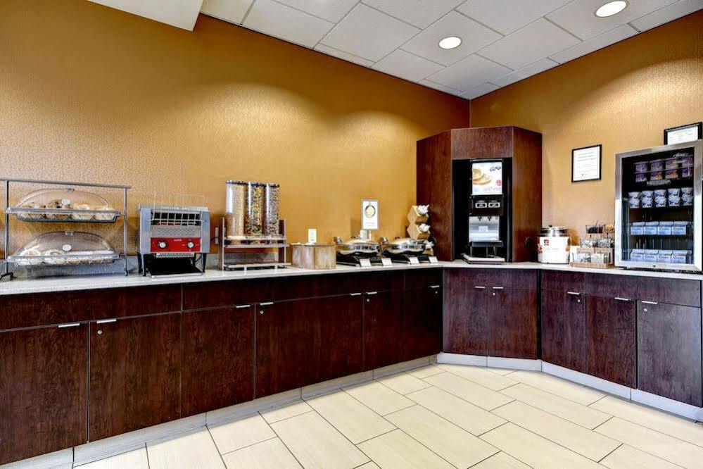 Fairfield Inn & Suites By Marriott Harrisburg West/Ню Къмбърланд Екстериор снимка